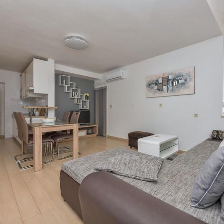 Apartmani Mona Makarska Eksteriør bilde