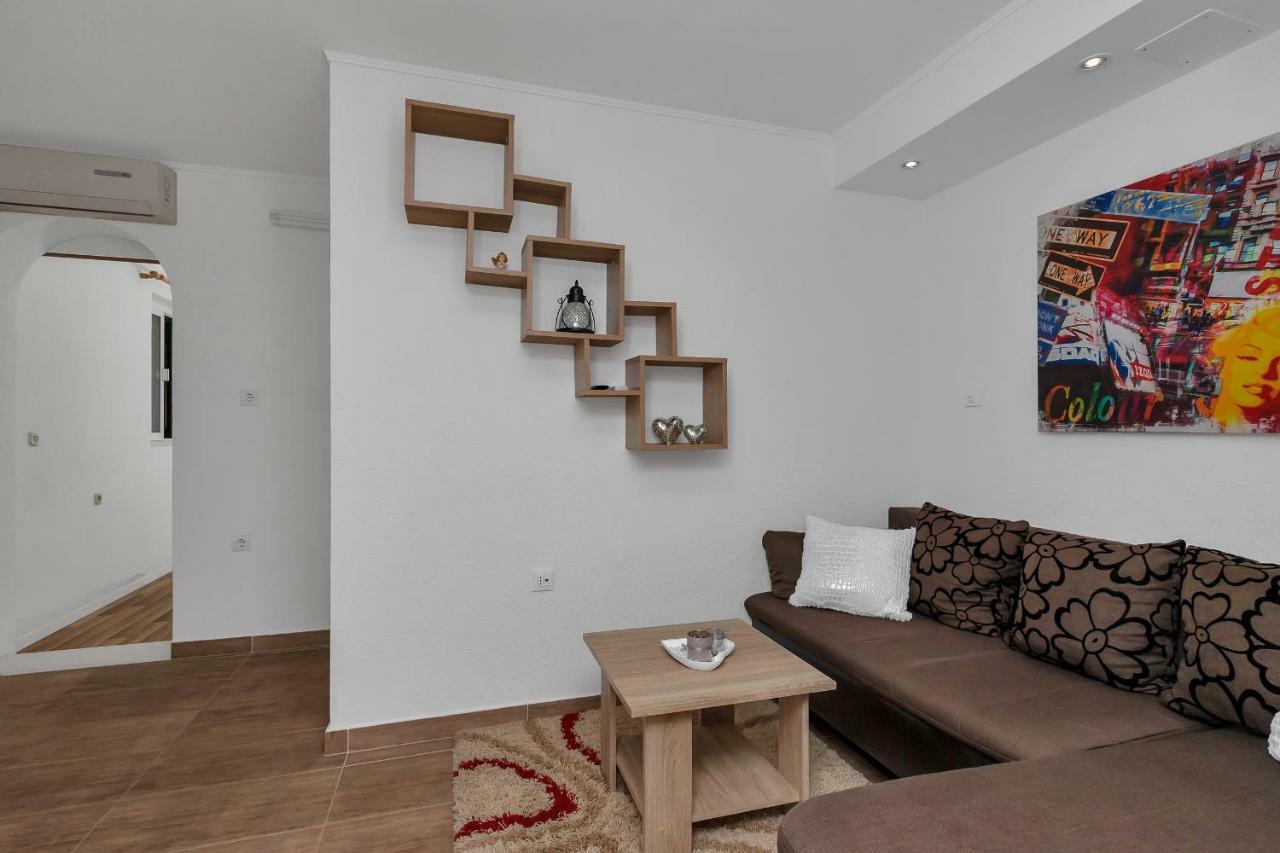 Apartmani Mona Makarska Eksteriør bilde