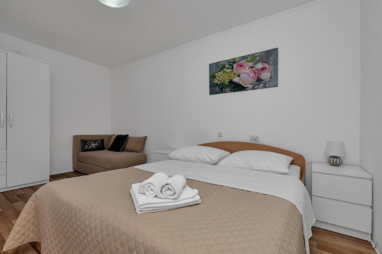 Apartmani Mona Makarska Eksteriør bilde