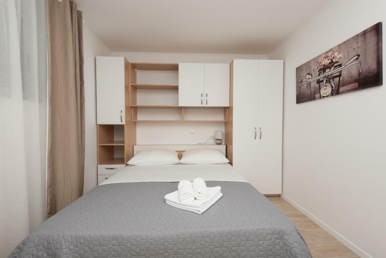 Apartmani Mona Makarska Eksteriør bilde