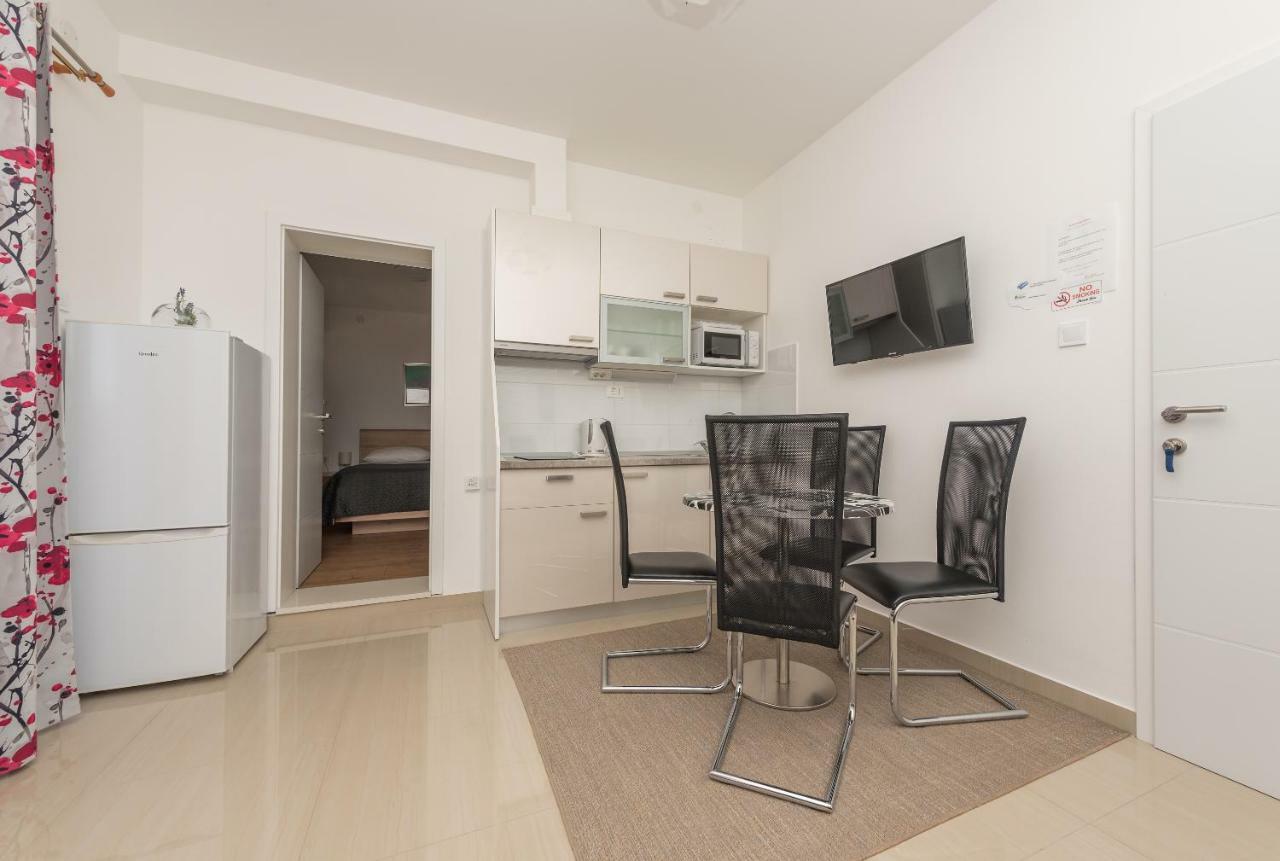 Apartmani Mona Makarska Eksteriør bilde