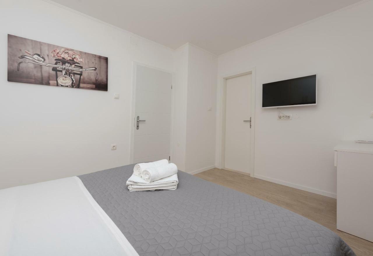 Apartmani Mona Makarska Eksteriør bilde