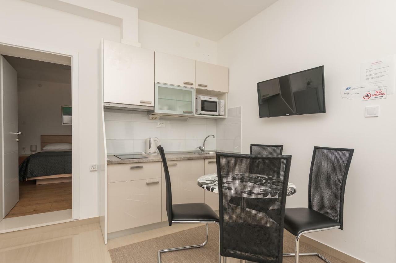 Apartmani Mona Makarska Eksteriør bilde