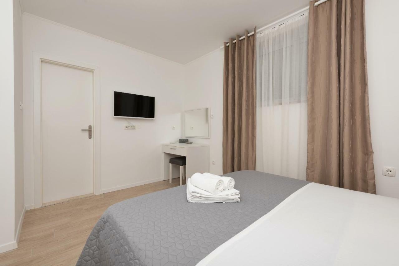 Apartmani Mona Makarska Eksteriør bilde
