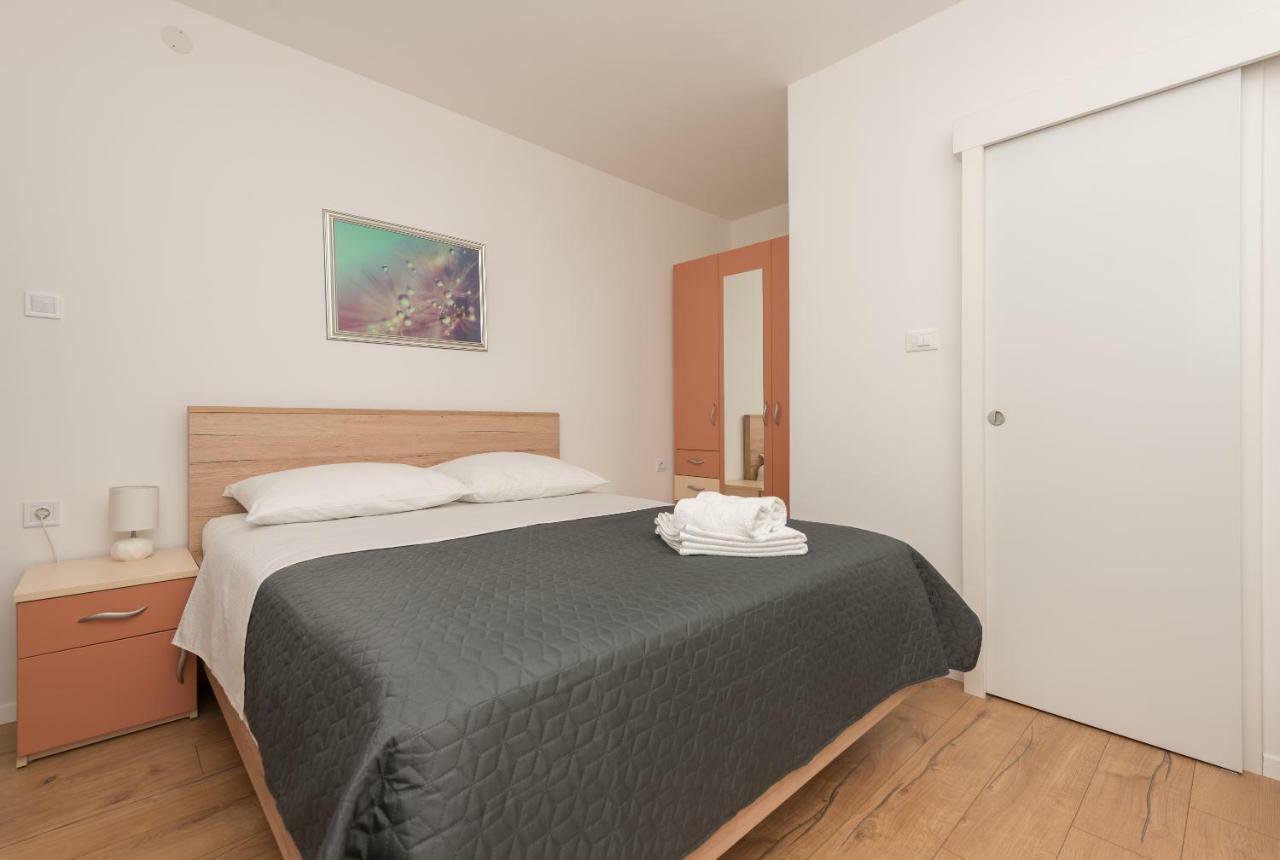 Apartmani Mona Makarska Eksteriør bilde